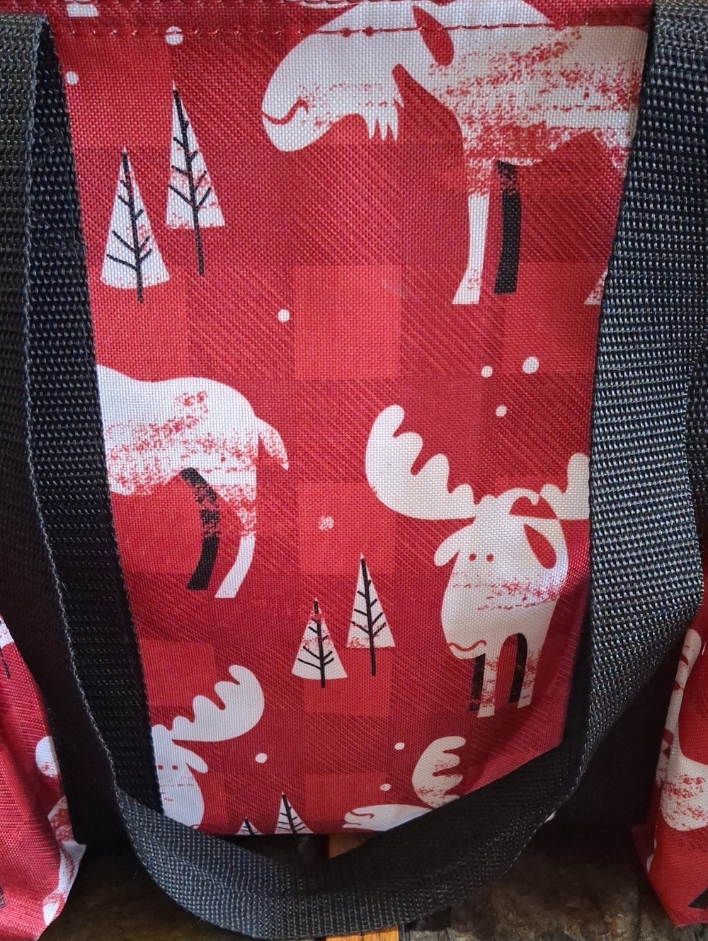 Thirty-one Red Moose Tote with Exterior Pockets - Picture 2 of 7